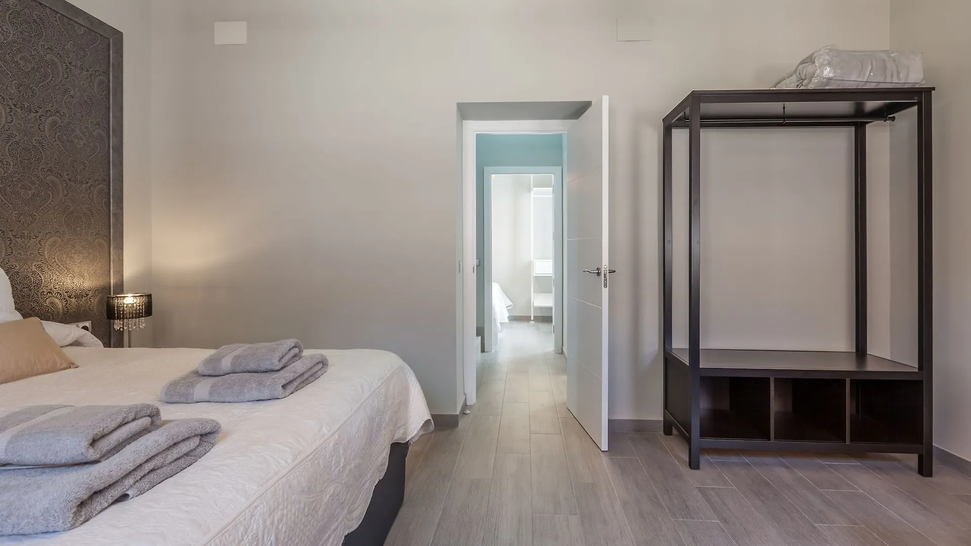 Green - Apartments Torre Del Oro B セビリア 0*,